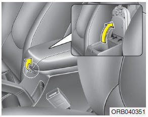 Hyundai Accent: Center console storage. To open the center console storage, pull up the lever.