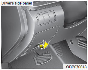 Hyundai Accent: Instrument panel fuse replacement. 1. Turn the ignition switch and all other switches off.