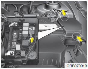 Hyundai Accent: Instrument panel fuse replacement. 3. Pull the suspected fuse straight out. Use the removal tool provided in the