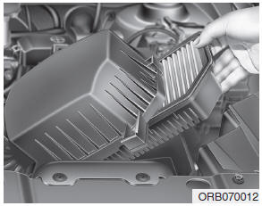Hyundai Accent: Air cleaner Hyundai Accent: Air cleaner. 2. Wipe the inside of the air cleaner.